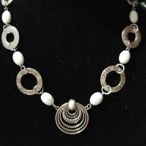 Cream colored short paparazzi necklace